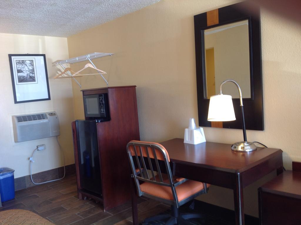 Diamond Inn & Suites Richmond Eksteriør billede